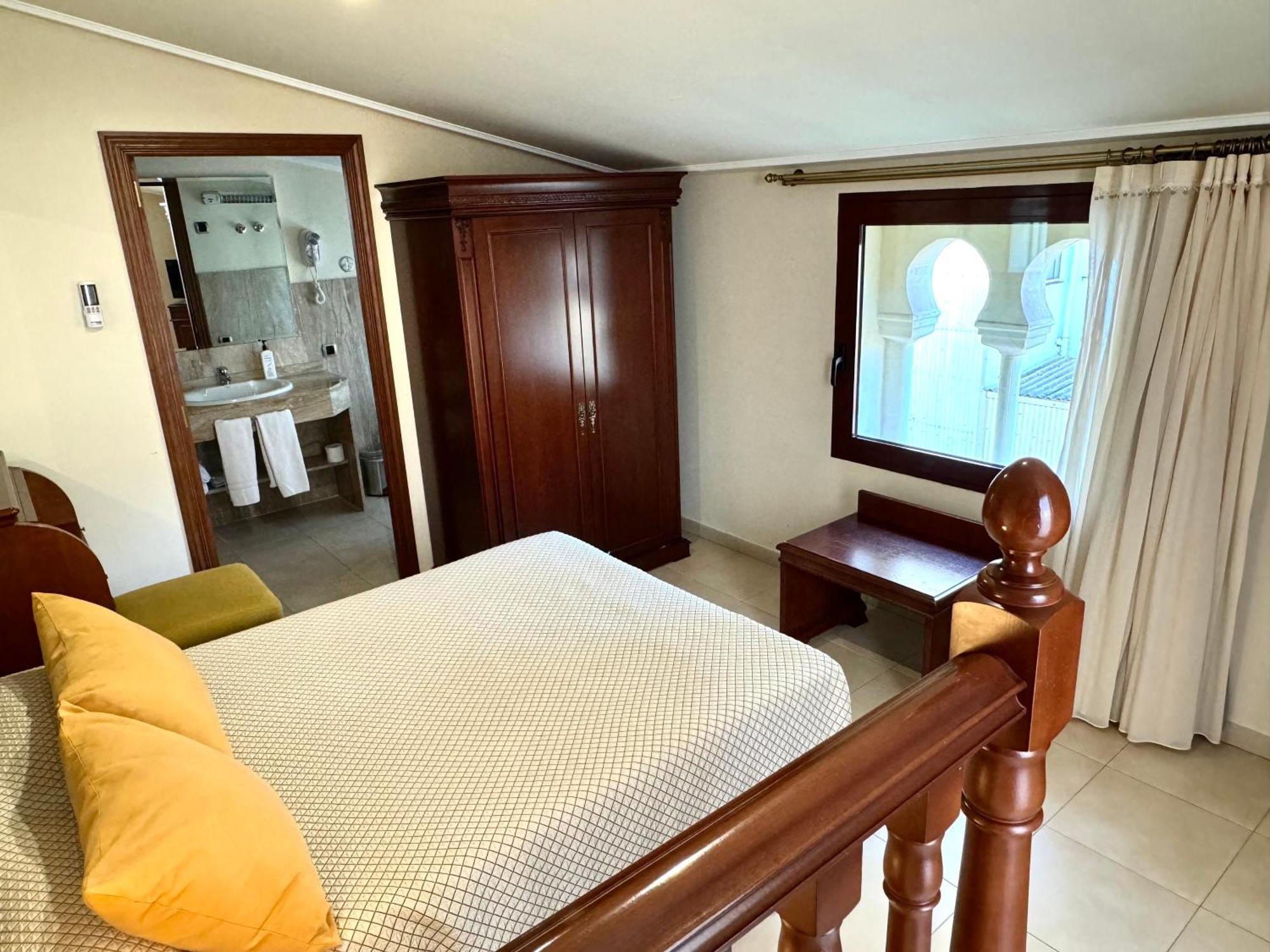 Hotel Kazar 온티니엔트 외부 사진